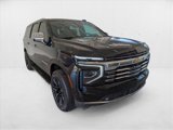 Used 2025 Chevrolet Suburban Premier image 3