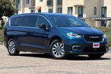 New 2025 Chrysler Pacifica Select image 2