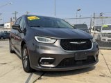 Used 2022 Chrysler Pacifica Touring-L w/ Uconnect Theater Family Group image 3
