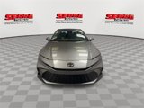 Used 2025 Toyota Camry SE image 4
