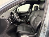 Certified 2025 Porsche Macan Turbo image 5