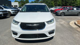 Used 2024 Chrysler Pacifica Limited image 3