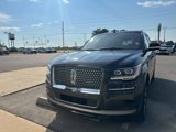 Used 2024 Lincoln Navigator Reserve image 2