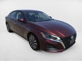 Used 2023 Nissan Altima 2.5 SV image 3