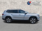 Certified 2024 Volkswagen Atlas SE image 2