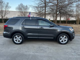 Used 2017 Ford Explorer XLT image 2