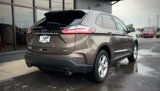 Used 2019 Ford Edge SE image 3
