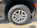 Used 2023 Chevrolet Suburban LT image 3