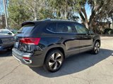 Certified 2024 Volkswagen Taos SE image 3