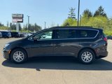 Used 2022 Chrysler Pacifica Touring-L image 3