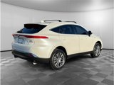 Used 2021 Toyota Venza XLE w/ Carpet Mat Package (TMS) image 5