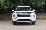 New 2025 Mitsubishi Outlander SE image 3
