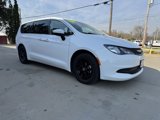 Used 2022 Chrysler Voyager LX image 3