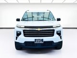 Used 2024 Chevrolet Traverse LT image 2
