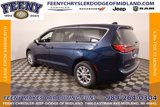 New 2025 Chrysler Pacifica Select image 4