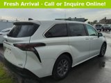 Used 2024 Toyota Sienna LE image 3