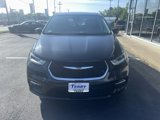 Used 2023 Chrysler Pacifica Touring-L image 2