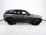 Used 2022 Jeep Grand Cherokee Altitude image 4