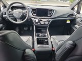 New 2025 Chrysler Pacifica Select image 6