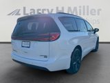 New 2025 Chrysler Pacifica Limited image 5