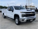 Used 2024 Chevrolet Silverado 2500 LT w/ Convenience Package image 3