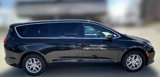 New 2025 Chrysler Pacifica Select image 2