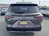 Used 2021 Toyota Sienna Limited image 4