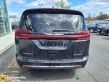 Used 2022 Chrysler Pacifica Limited image 4