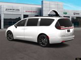 New 2025 Chrysler Pacifica Limited image 4