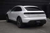 Used 2025 Porsche Macan Electric image 3