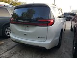 Used 2022 Chrysler Pacifica Touring-L image 4