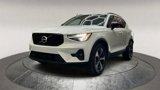 Used 2023 Volvo XC40 B4 Ultimate image 4