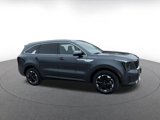 Used 2024 Kia Sorento S image 2