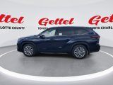 New 2025 Toyota Highlander Platinum image 5
