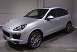 Used 2017 Porsche Cayenne Platinum Edition image 2
