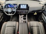 New 2025 Nissan Pathfinder Platinum image 3