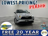 Used 2024 Toyota Highlander LE image 1