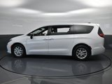 New 2025 Chrysler Pacifica Select image 3