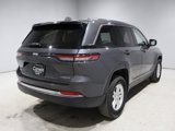 Certified 2022 Jeep Grand Cherokee Laredo w/ Luxury Tech Group I image 2