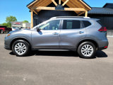Used 2020 Nissan Rogue SV image 2