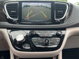Used 2023 Chrysler Pacifica Limited image 5