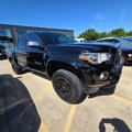 Used 2017 Toyota Tacoma Limited image 2