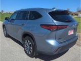Used 2021 Toyota Highlander XLE image 5