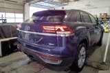 Used 2022 Volkswagen Atlas Cross Sport SE w/ Panoramic Sunroof Package image 2