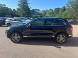 Used 2016 Volkswagen Touareg VR6 image 2