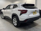 Used 2025 Chevrolet Trax LS w/ LS Convenience Package image 5