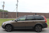 Used 2016 Volvo XC70 T5 Platinum w/ Climate Package image 2