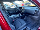 Used 2022 Nissan Pathfinder SV image 5