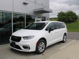 New 2025 Chrysler Pacifica Select image 5