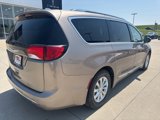 Certified 2018 Chrysler Pacifica Touring-L w/ Premium Audio Group image 3